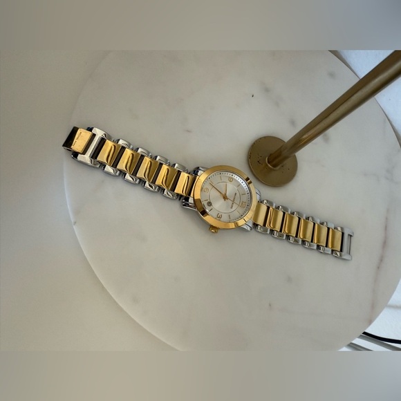 Like New MICHAEL KORS
Mini Janey Two-Tone Women\'s Watch main image 5